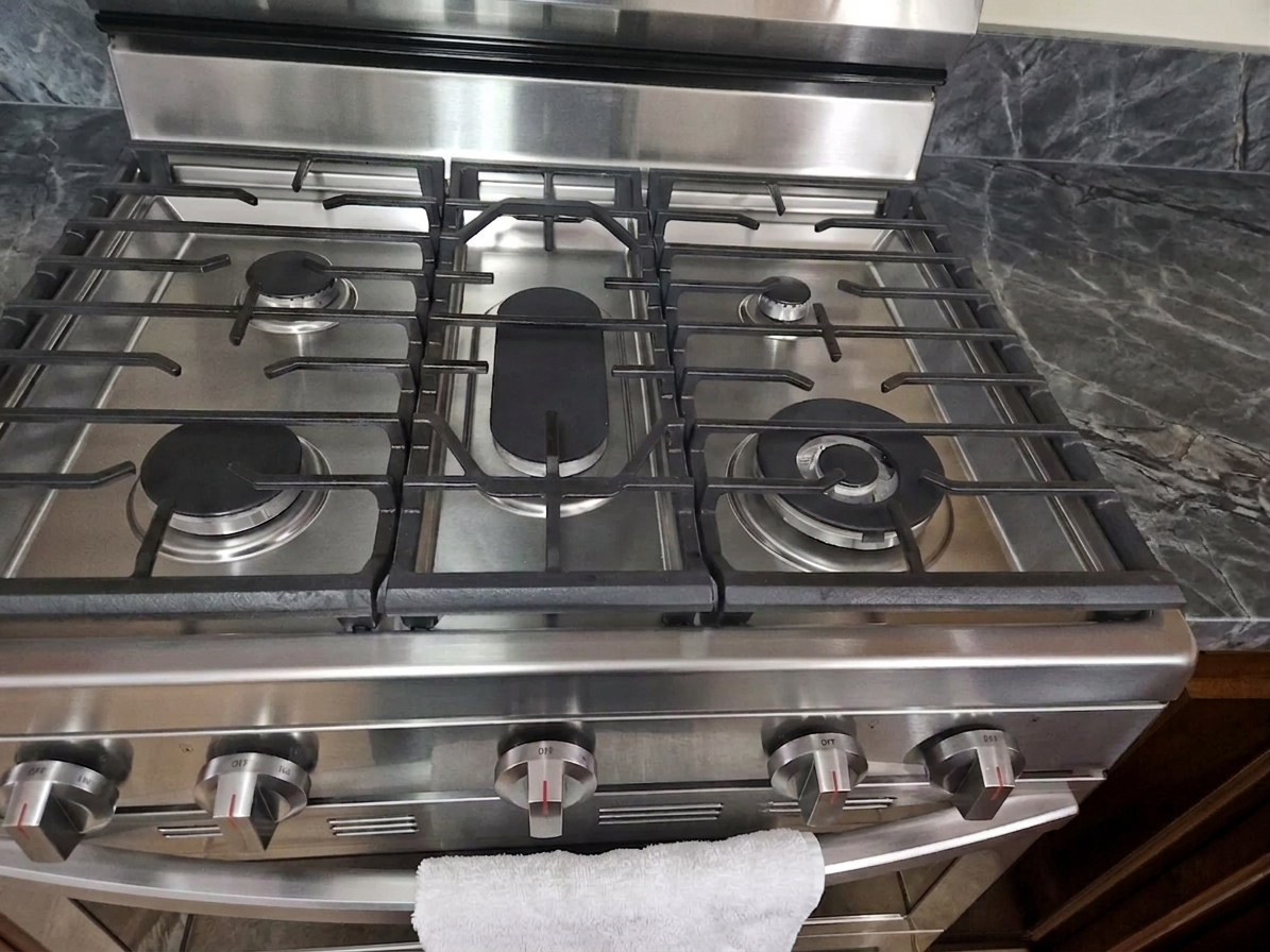 Detailed stove after cleaning